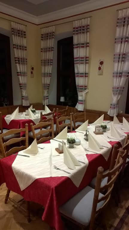 Hotel Restaurant Hambacher Winzer Neustadt an der Weinstrasse Exterior photo