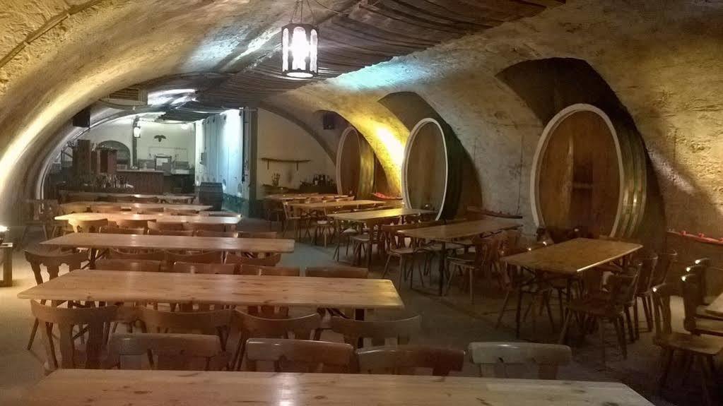 Hotel Restaurant Hambacher Winzer Neustadt an der Weinstrasse Exterior photo