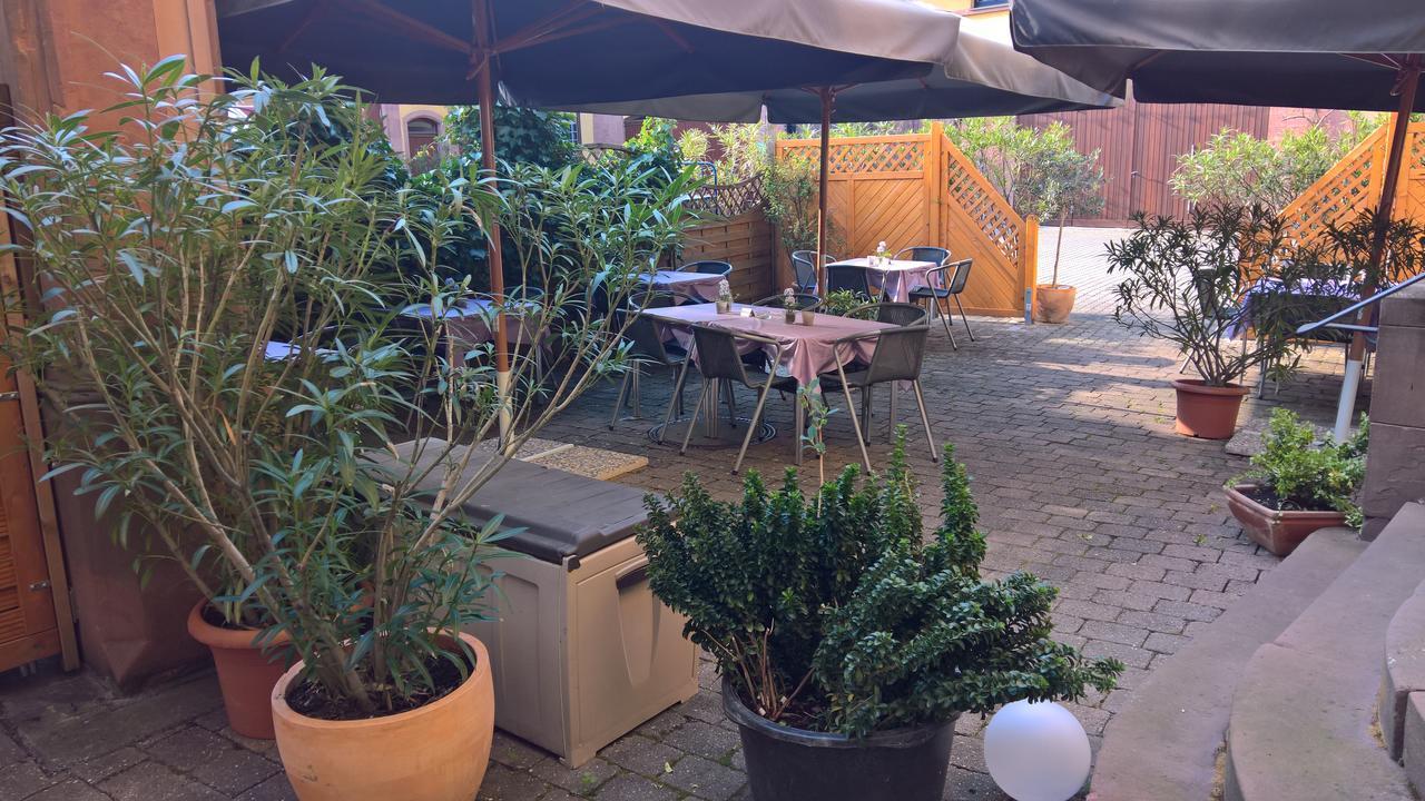 Hotel Restaurant Hambacher Winzer Neustadt an der Weinstrasse Exterior photo