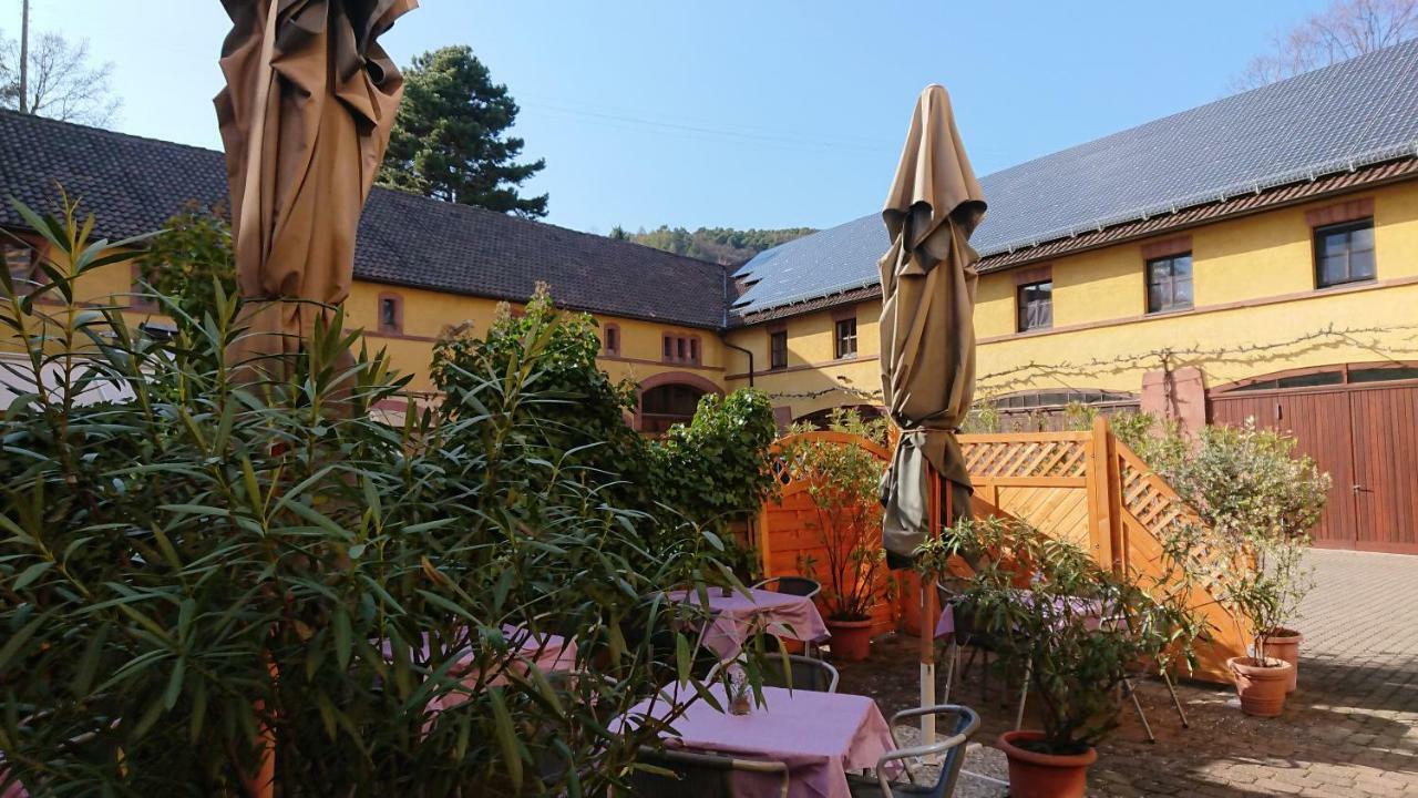 Hotel Restaurant Hambacher Winzer Neustadt an der Weinstrasse Exterior photo